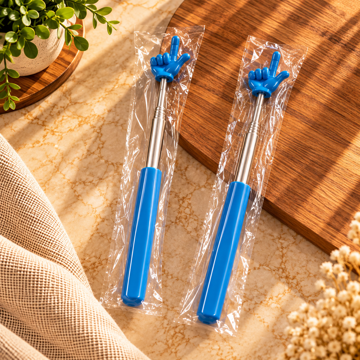 Extendable Hand Back Scratcher – Blue