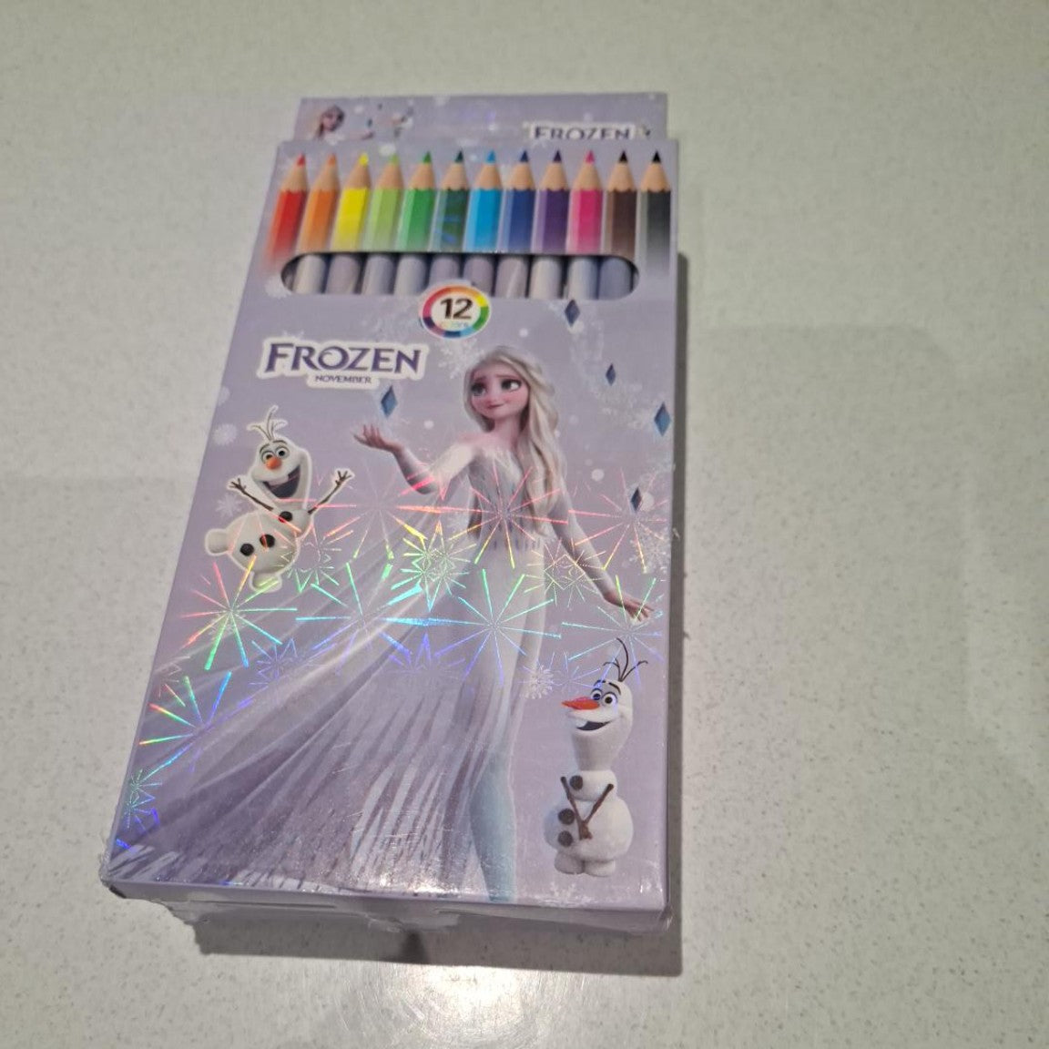 Frozen-themed 12-colour pencil pack